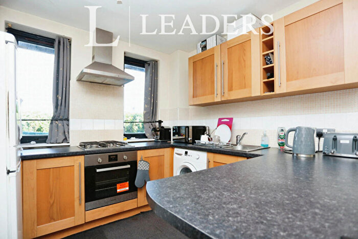 1 Bedroom Flat To Rent In Bird In Hand Mews, London, SE23