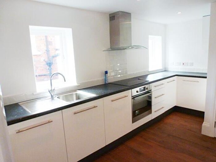 2 Bedroom Apartment To Rent In High Street, Welwyn, AL6