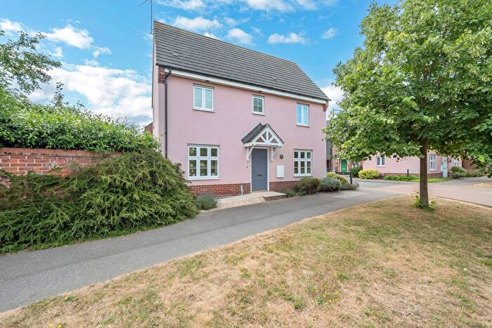 3 Bedroom Link Detached House For Sale In Airfield Road, Bury St. Edmunds, IP32