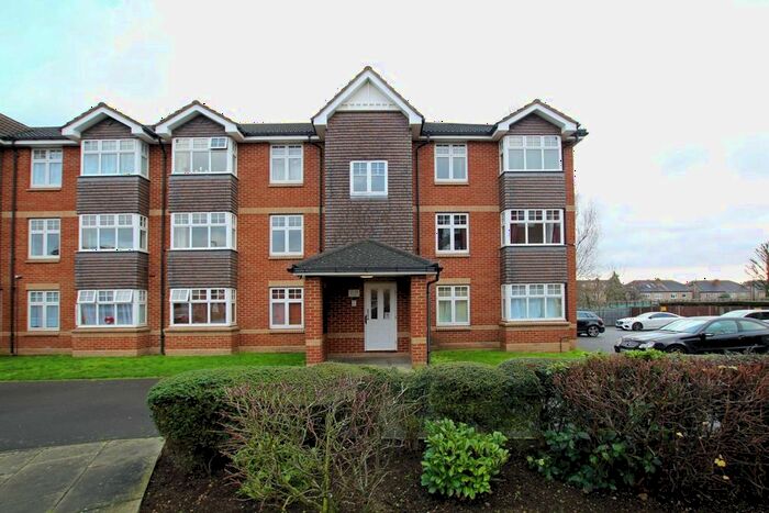 2 Bedroom Flat To Rent In Chamberlain Gardens, Hounslow, TW3