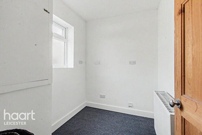 2 Bedroom Semi-Detached House To Rent In Caversham Road, Leicester, LE2