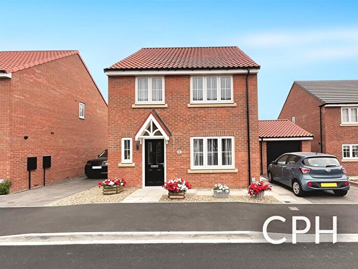 4 Bedroom Detached House For Sale In Poppy Drive, Scarborough, YO13