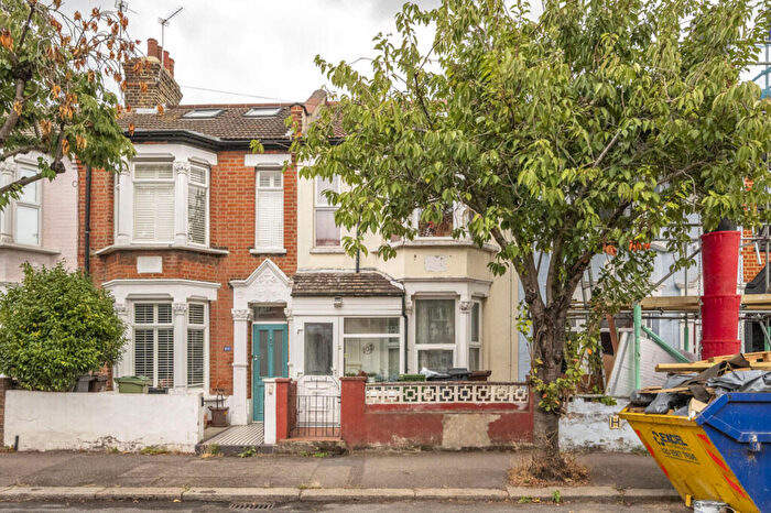 5 Bedroom Terraced House For Sale In Belgrave Road, Walthamstow, London, E17