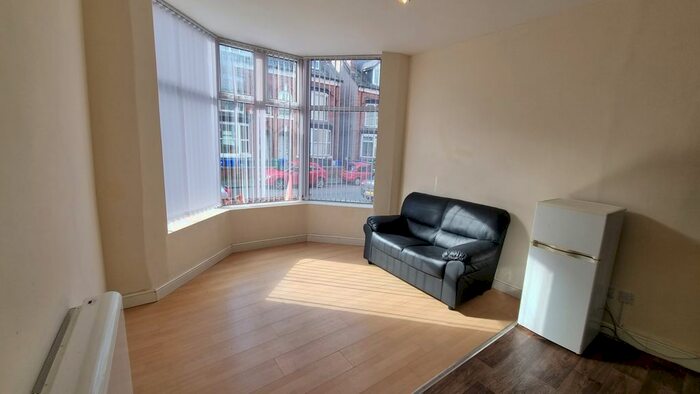 1 Bedroom Flat To Rent In Curzon Avenue, Longsight, Manchester, M14