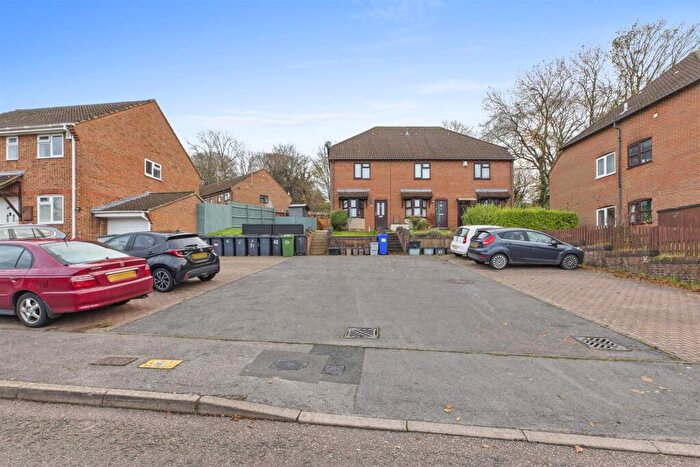 1 Bedroom Terraced House For Sale In Lawsone Rise, High Wycombe, HP13