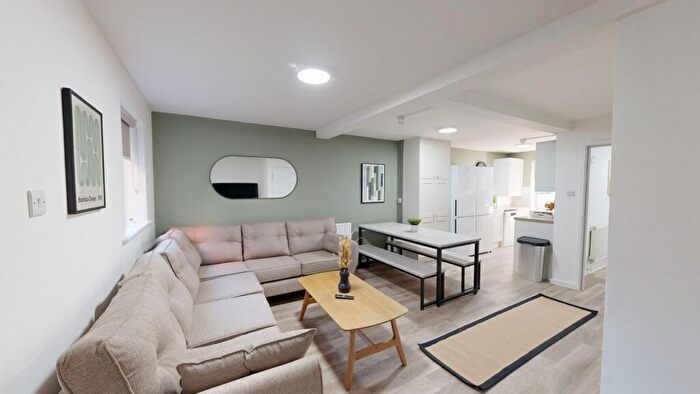 6 Bedroom House To Rent In A, Gamble Street, NG7