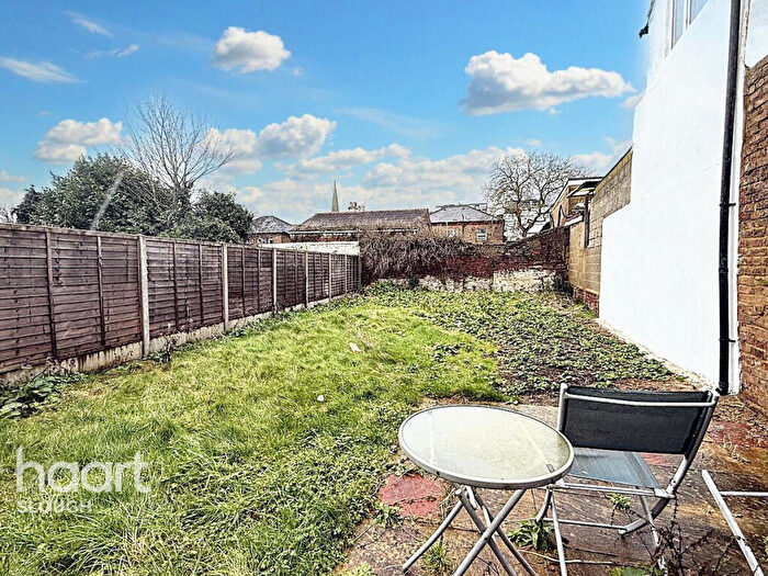 3 Bedroom Terraced House For Sale In Park Street, Slough, SL1