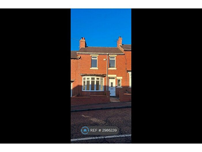 3 Bedroom Terraced House To Rent In Holyoake Gardens, Gateshead, NE9