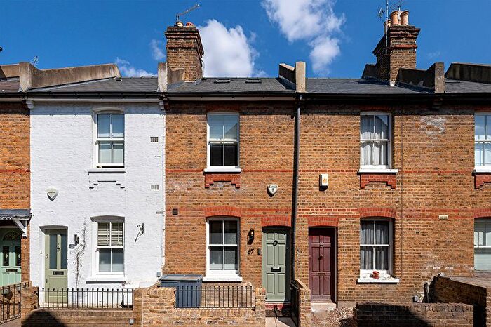 2 Bedroom Terraced House To Rent In Worple Way, Richmond, TW10