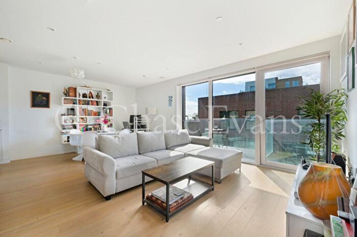 1 Bedroom Flat For Sale In Victory Place, Elephant & Castle, London, SE17