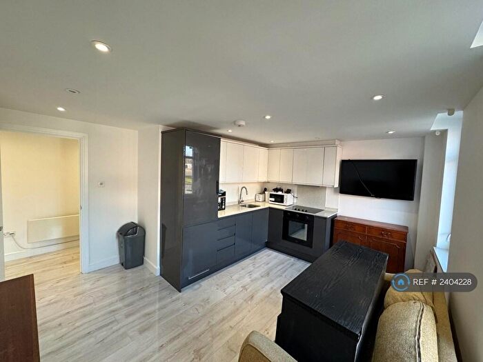 1 Bedroom Flat To Rent In Castle Street, Reading, RG1