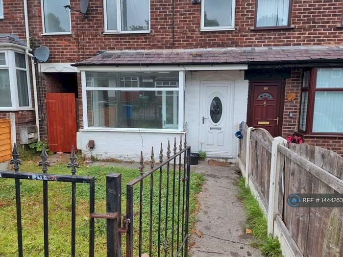 3 Bedroom Semi-Detached House To Rent In Brynorme Road, Manchester, M8