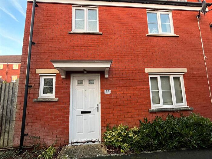 3 Bedroom House To Rent In Dolina Road, Swindon, SN25