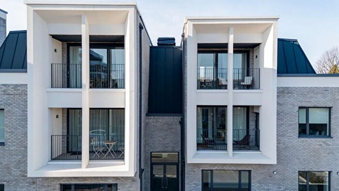3 Bedroom Flat For Sale In Mapesbury Gardens, NW6