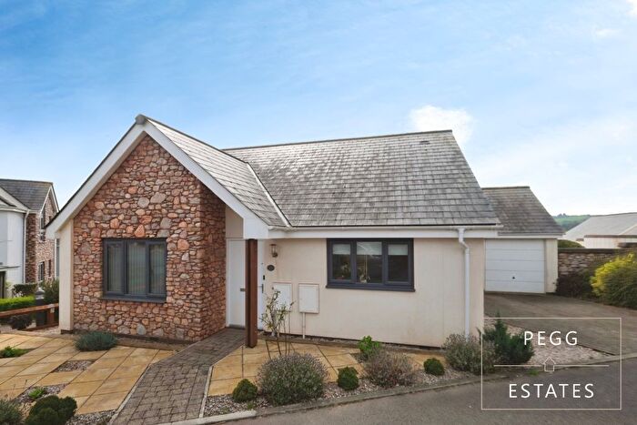 2 Bedroom Bungalow For Sale In Plantation Way, Torquay, TQ2