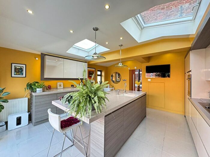 5 Bedroom Semi-Detached House For Sale In Cromwell Road, Stretford, M32
