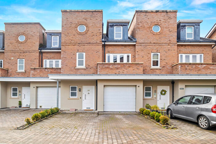 4 Bedroom Semi-Detached House For Sale In The Hamptons, Liverpool, L37