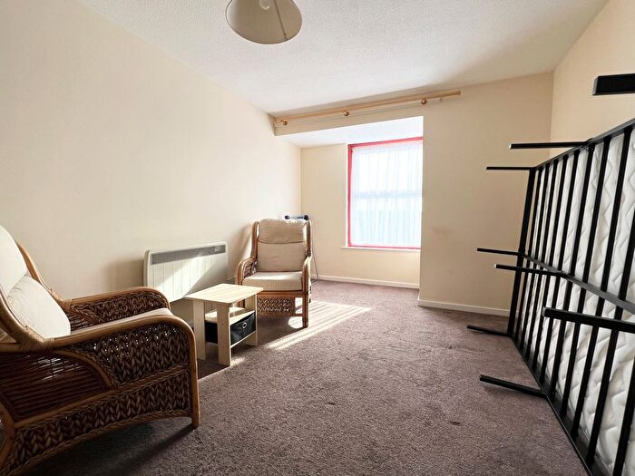 1 Bedroom Flat To Rent In Castile Court, Eleanor Way, Waltham Cross, EN8