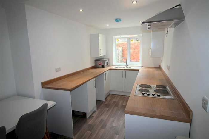 6 Bedroom Terraced House To Rent In Heidelberg Road, Southsea, PO4