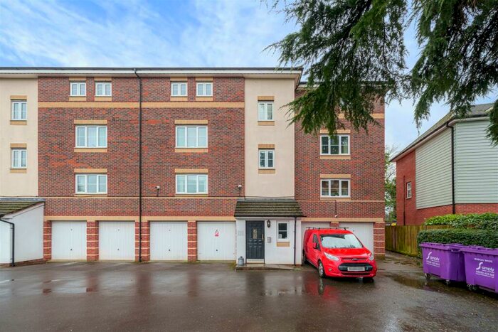 2 Bedroom Apartment To Rent In Bath Road, Slough, SL1