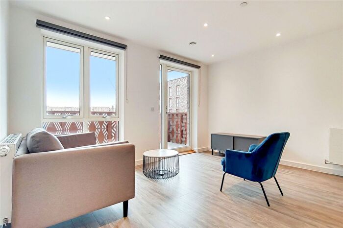 1 Bedroom Flat To Rent In Fresh Wharf Road, Barking, Essex, IG11