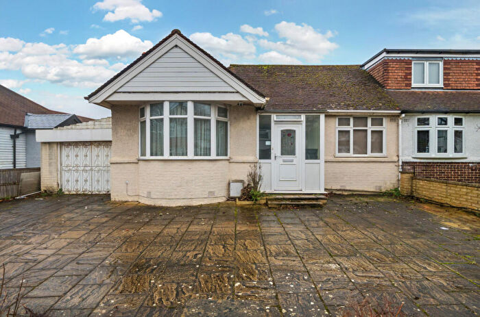 2 Bedroom Bungalow For Sale In Oxhawth Crescent, Bromley, BR2