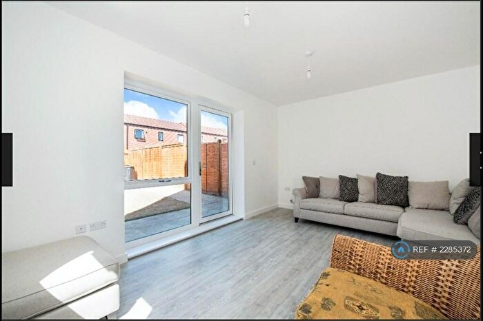5 Bedroom Terraced House To Rent In Hughes Road, Hainault, IG6