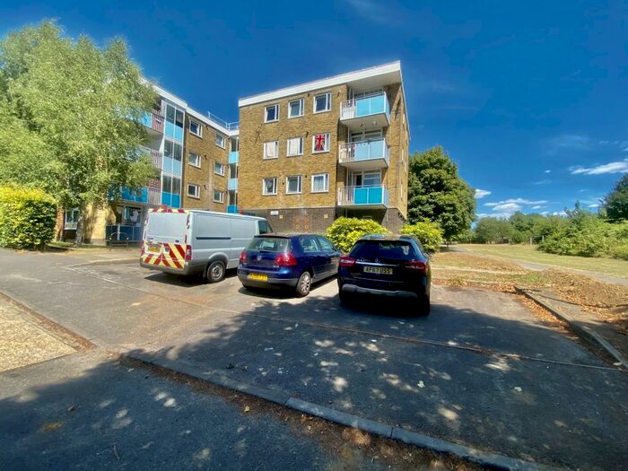 2 Bedroom Apartment To Rent In Gilpin Close, Southampton, SO19