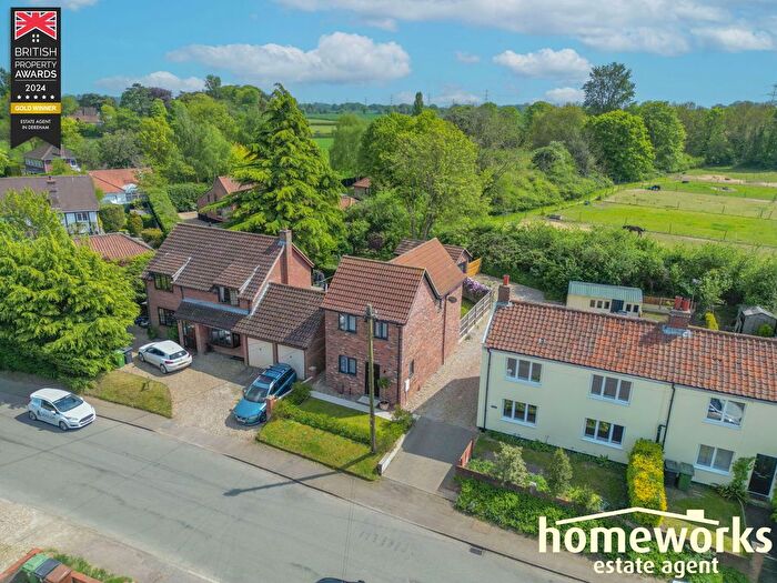 2 Bedroom Detached House For Sale In Station Road, Yaxham, Dereham, Norfolk, NR19