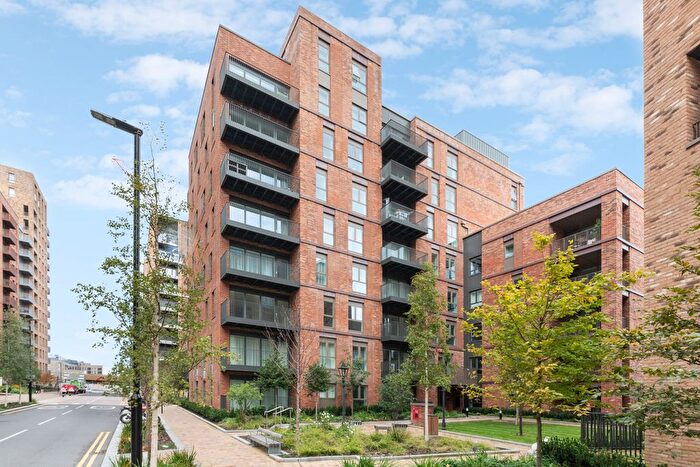 2 Bedroom Flat To Rent In Mary Neuner Road, Hornsey, N8