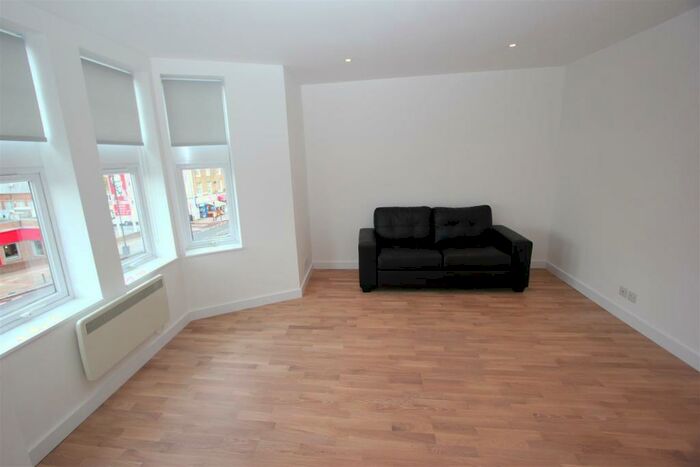 3 Bedroom Apartment To Rent In Old Kent Road, Peckham, SE15