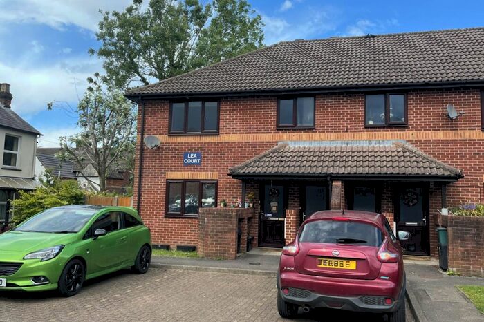 1 Bedroom Maisonette To Rent In Lea Court, Orchard End Avenue, Amersham, Buckinghamshire, HP7