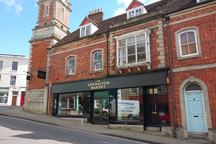 3 Bedroom Maisonette To Rent In Market Place, Wincanton, BA9