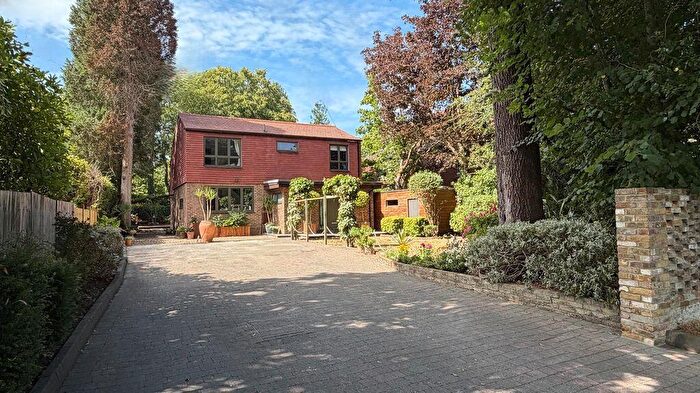 4 Bedroom House For Sale In Heath Drive, Walton On The Hill, KT20