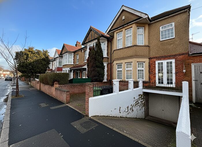 5 Bedroom Terraced House To Rent In Windsor Road, London, E11