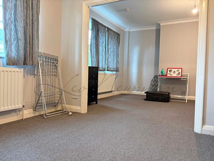 4 Bedroom Flat To Rent In The Drive, London, E18