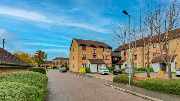 Flat To Rent In King Arthur Court, Cheshunt, EN8