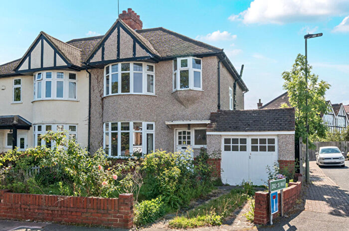 3 Bedroom End Of Terrace House For Sale In Kingswood Road, Bromley, BR2