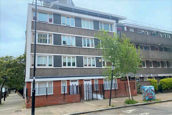 2 Bedroom Flat To Rent In Myddelton Street, London, EC1R