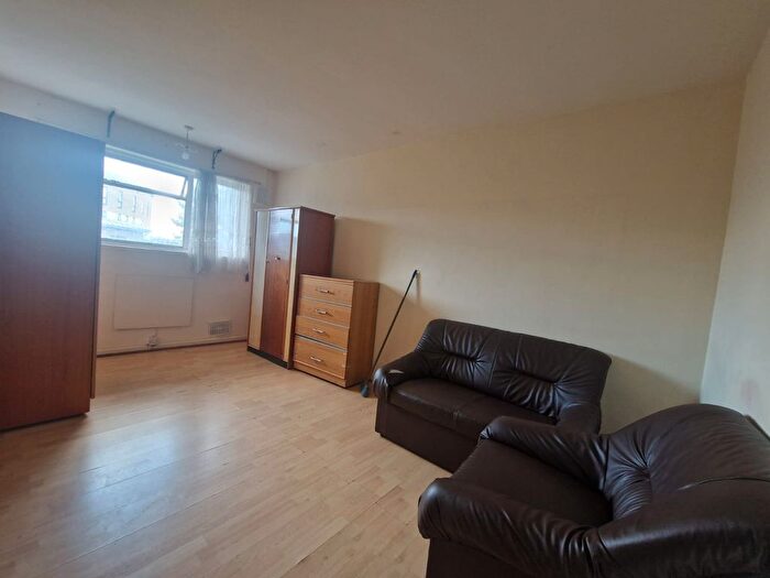 1 Bedroom Flat To Rent In Capworth Street, Leyton, E10