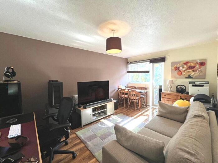 1 Bedroom Flat For Sale In Hickin Close, London ** Video & D Floorplan Available **, SE7