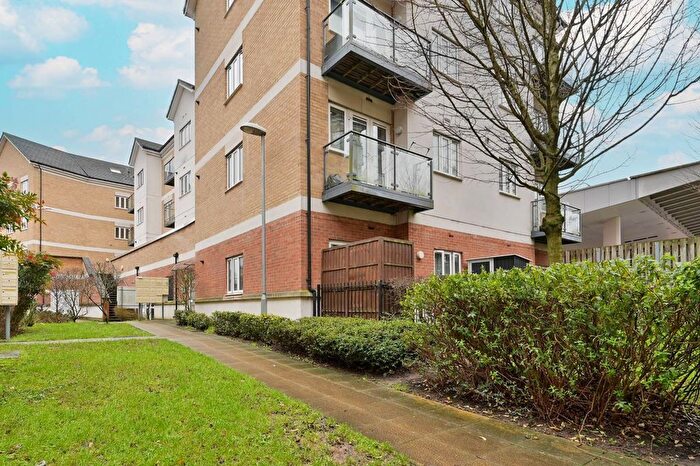 1 Bedroom Flat For Sale In Edridge Court, Watford, WD25