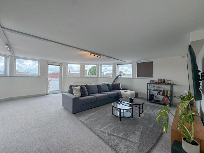 1 Bedroom Apartment To Rent In High Street, Newmarket, Suffolk, CB8