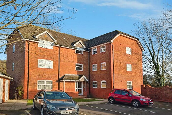 2 Bedroom Flat To Rent In Chelveston Crescent, SO16
