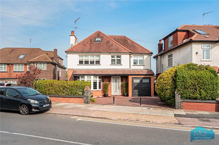5 Bedroom Detached House For Sale In Alverstone Avenue, East Barnet, Barnet, EN4