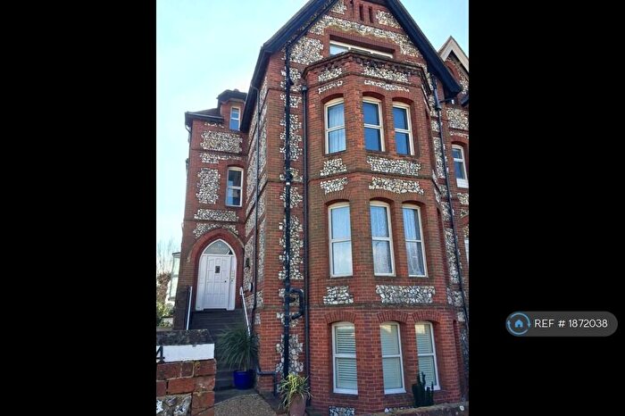 2 Bedroom Flat To Rent In Grange Gardens, Eastbourne, BN20
