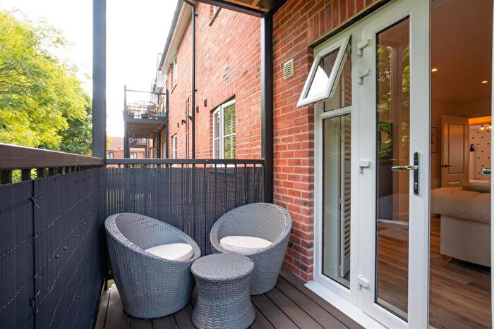 2 Bedroom Flat For Sale In Carmelite Road, Aylesford, ME20