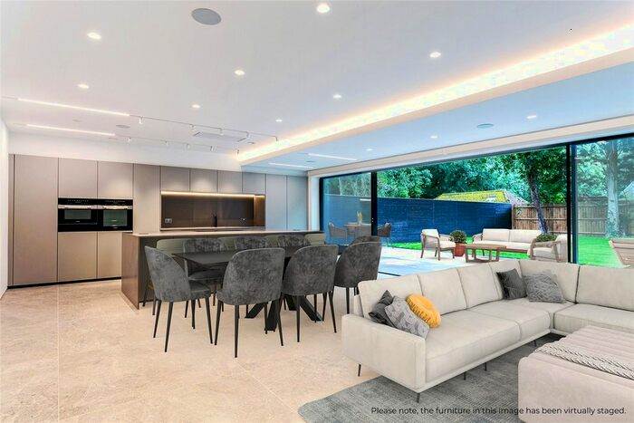 5 Bedroom Detached House For Sale In Fairydell Close, Kings Langley, Hertfordshire, WD4