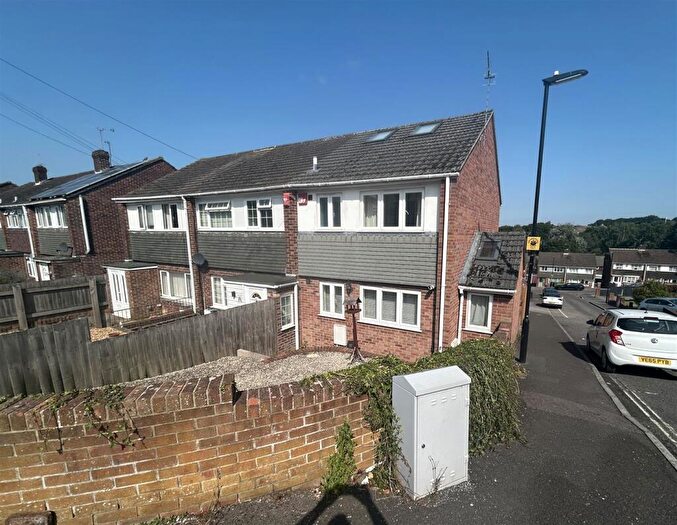 3 Bedroom Semi Detached House To Rent In Crowther Close, Southampton, SO19