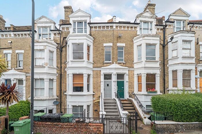 1 Bedroom Flat To Rent In Hemstal Road London, NW6
